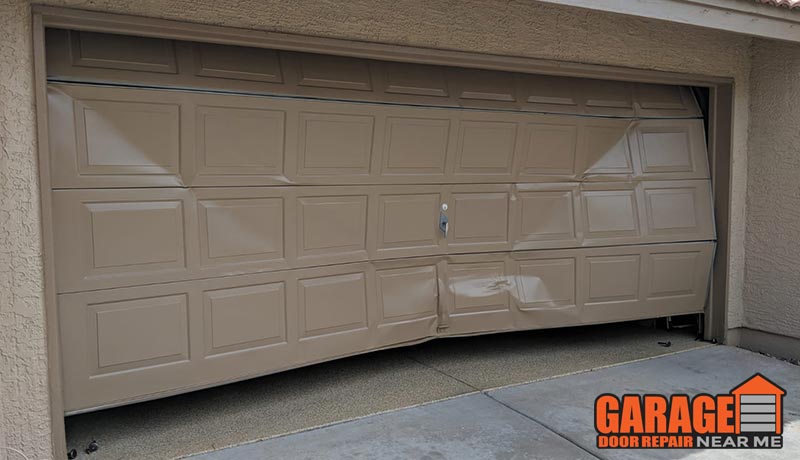 damaged-garge-door-panels
